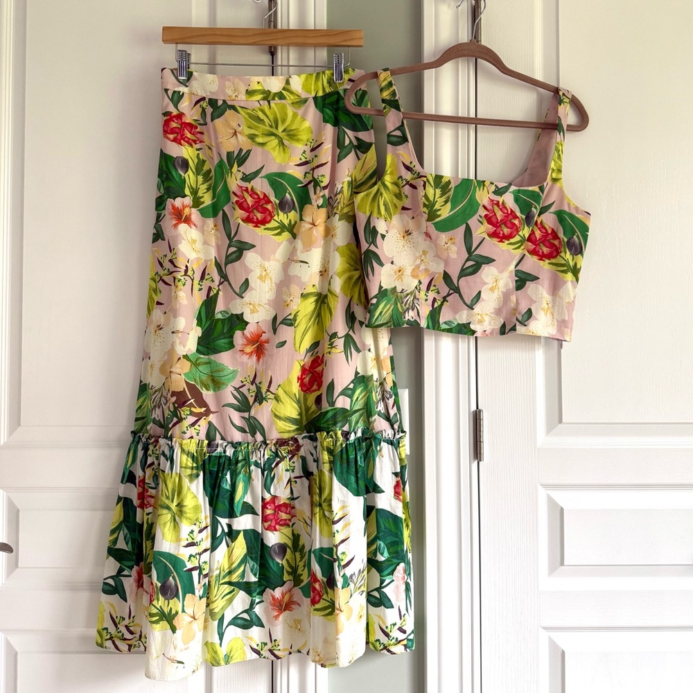 Antonio Melani Floral Print coordinating maxi Skirt and crop top Set size 10